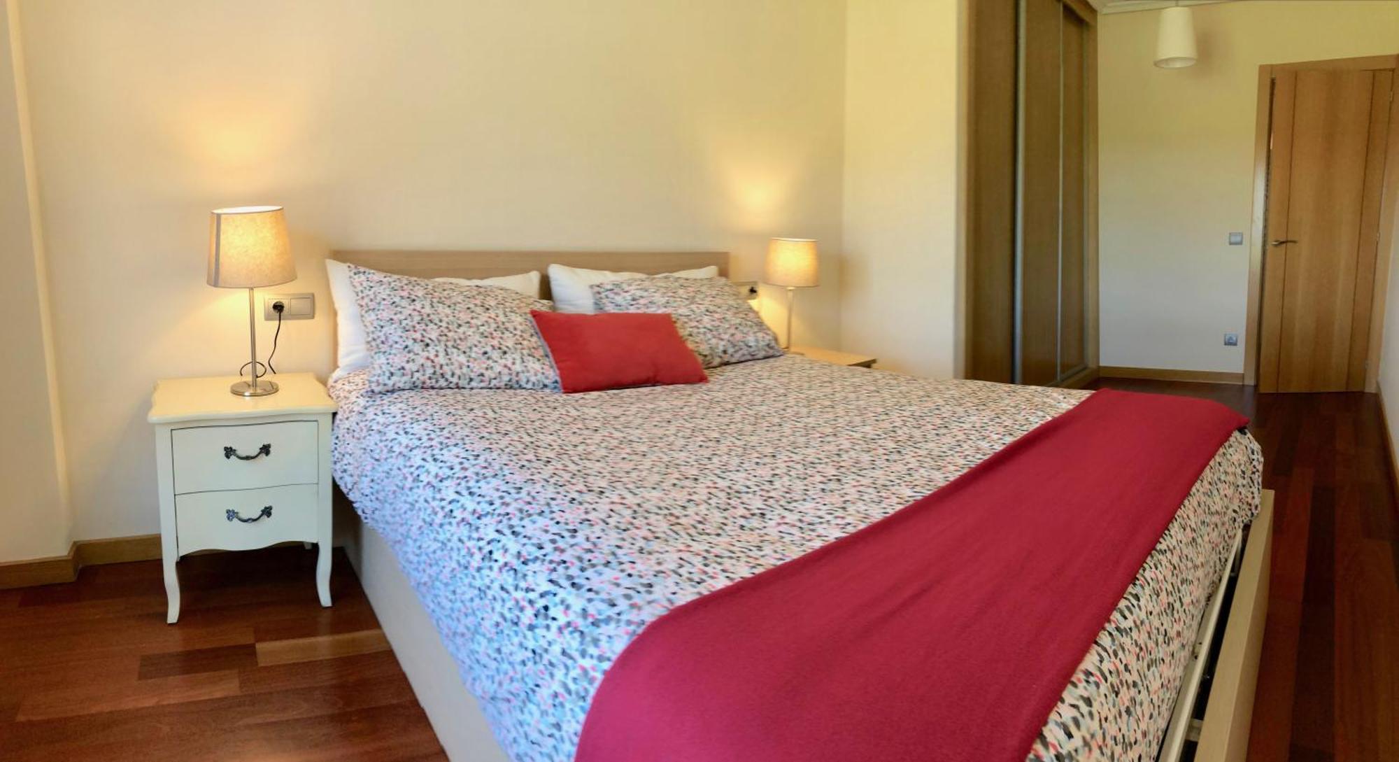 Apartamento Europa Jardin Oviedo Bagian luar foto