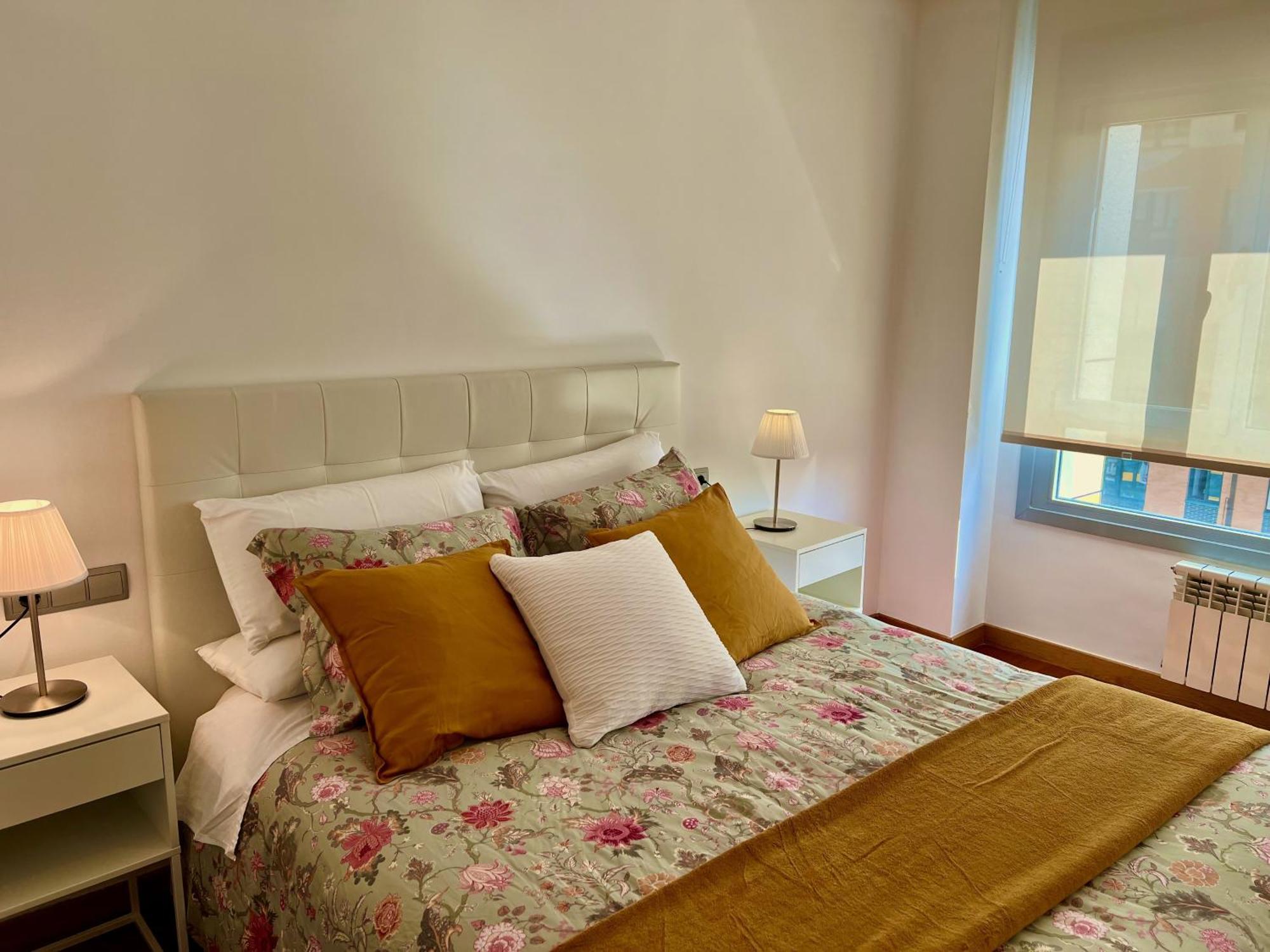 Apartamento Europa Jardin Oviedo Bagian luar foto