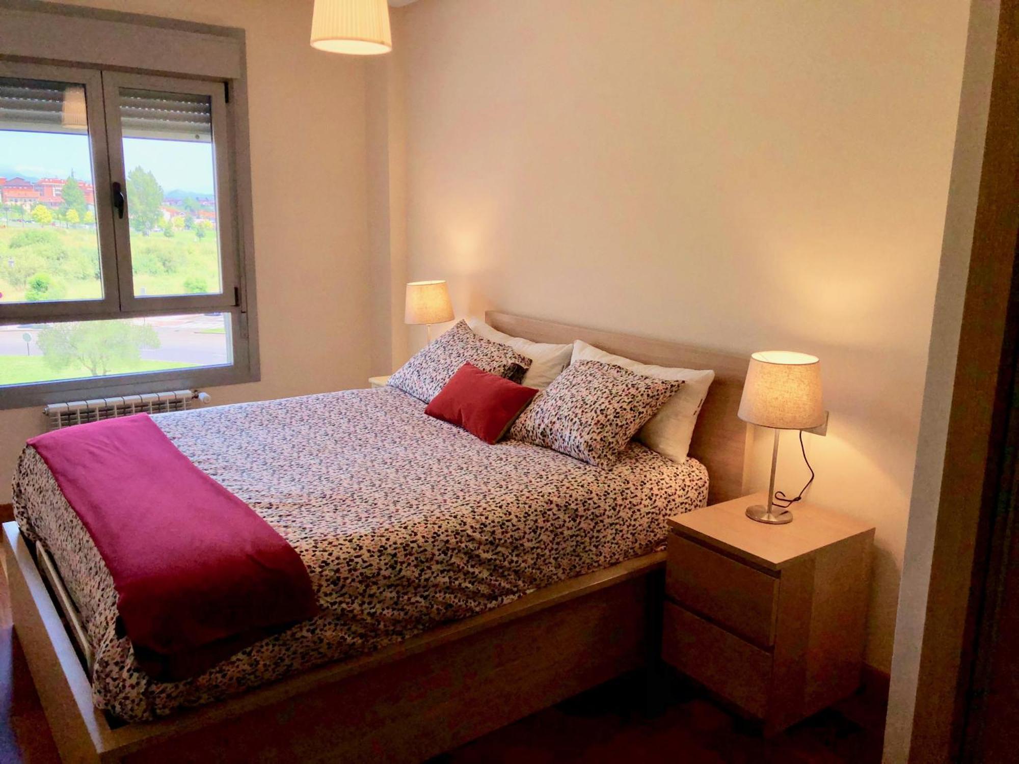 Apartamento Europa Jardin Oviedo Bagian luar foto
