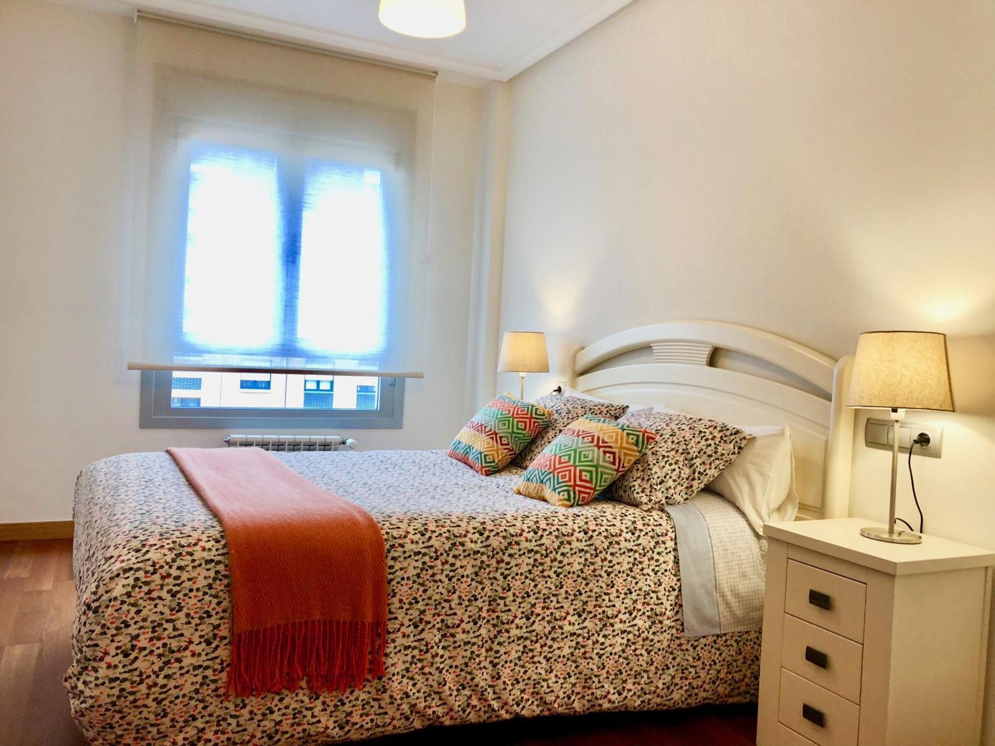 Apartamento Europa Jardin Oviedo Bagian luar foto