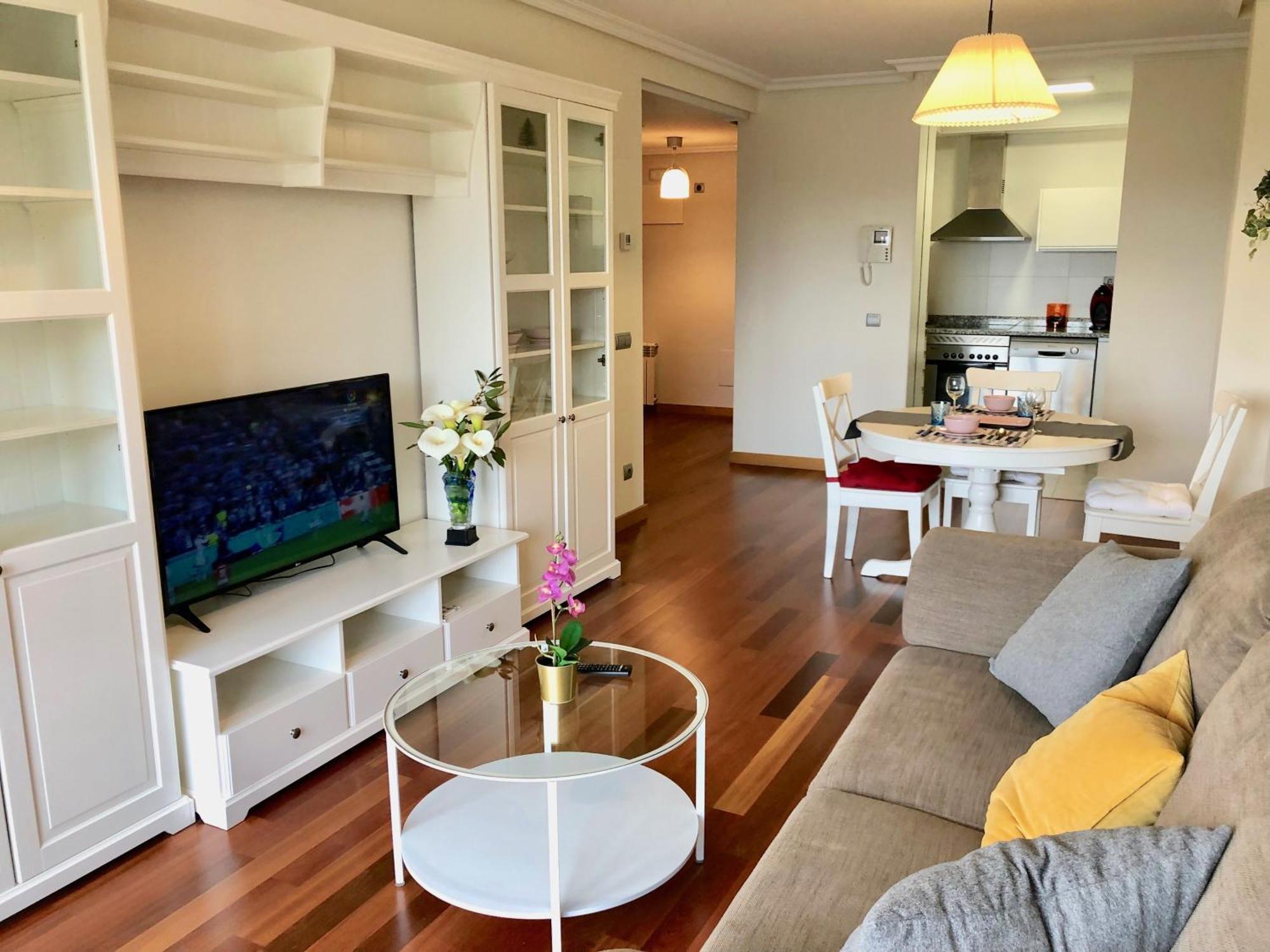 Apartamento Europa Jardin Oviedo Bagian luar foto