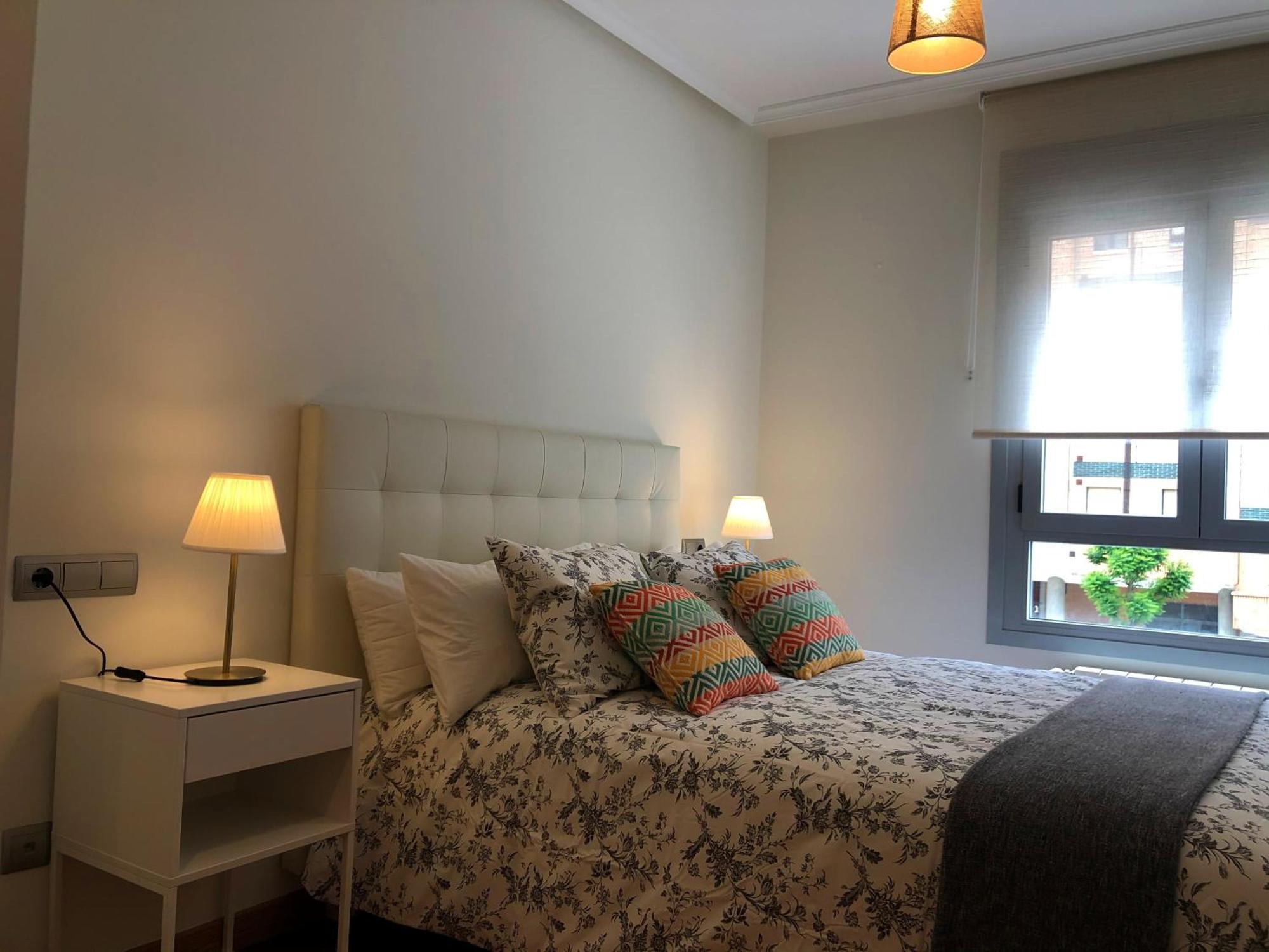 Apartamento Europa Jardin Oviedo Bagian luar foto
